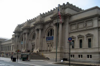 The Metropolitan Museum of Arts ежегодно предлагает 41 оплачиваемую стажировку для студентов и выпускников.