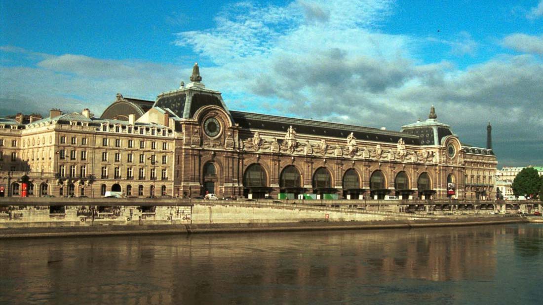 Музей изобразительных и прикладных искусств Орсе в Париже принимает заявки на прохождение краткосрочных стажировок. Длительность стажировки — 1 месяц.