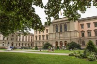 Университет Женевы учредил стипендию лучшим студентам магистратуры факультета естественных наук. Стипендия доступна студентам всех национальностей, любых университетов.